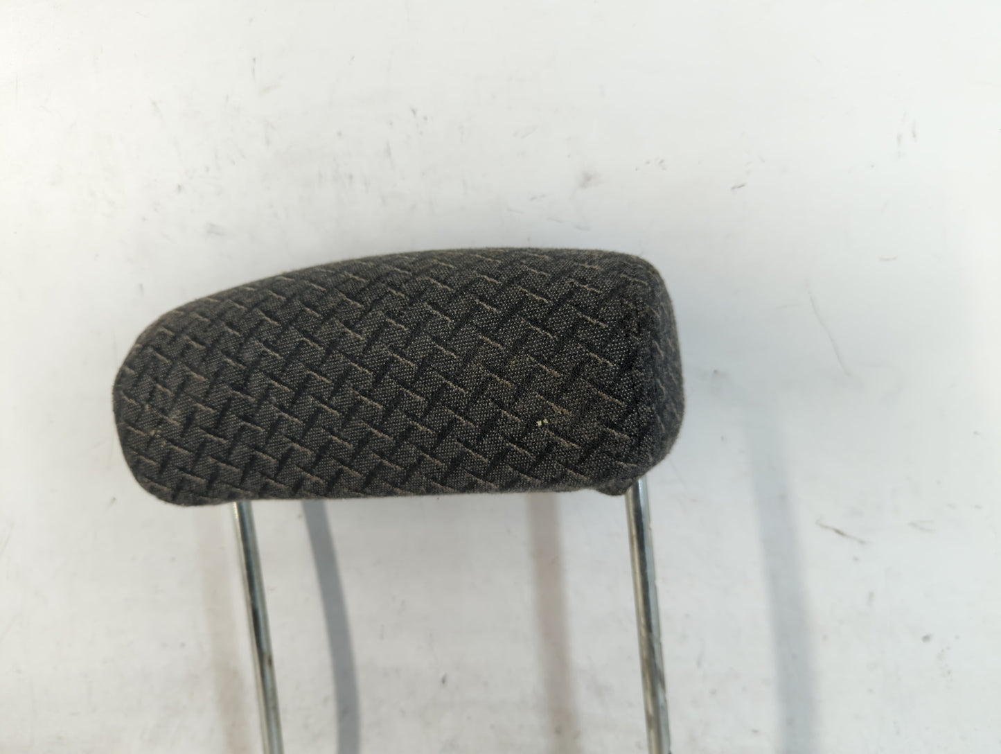 2003-2006 Chevrolet Avalanche 1500 Headrest Head Rest Front Driver Passenger Seat Fits Fits 2003 2004 2005 2006 OEM Used Aut