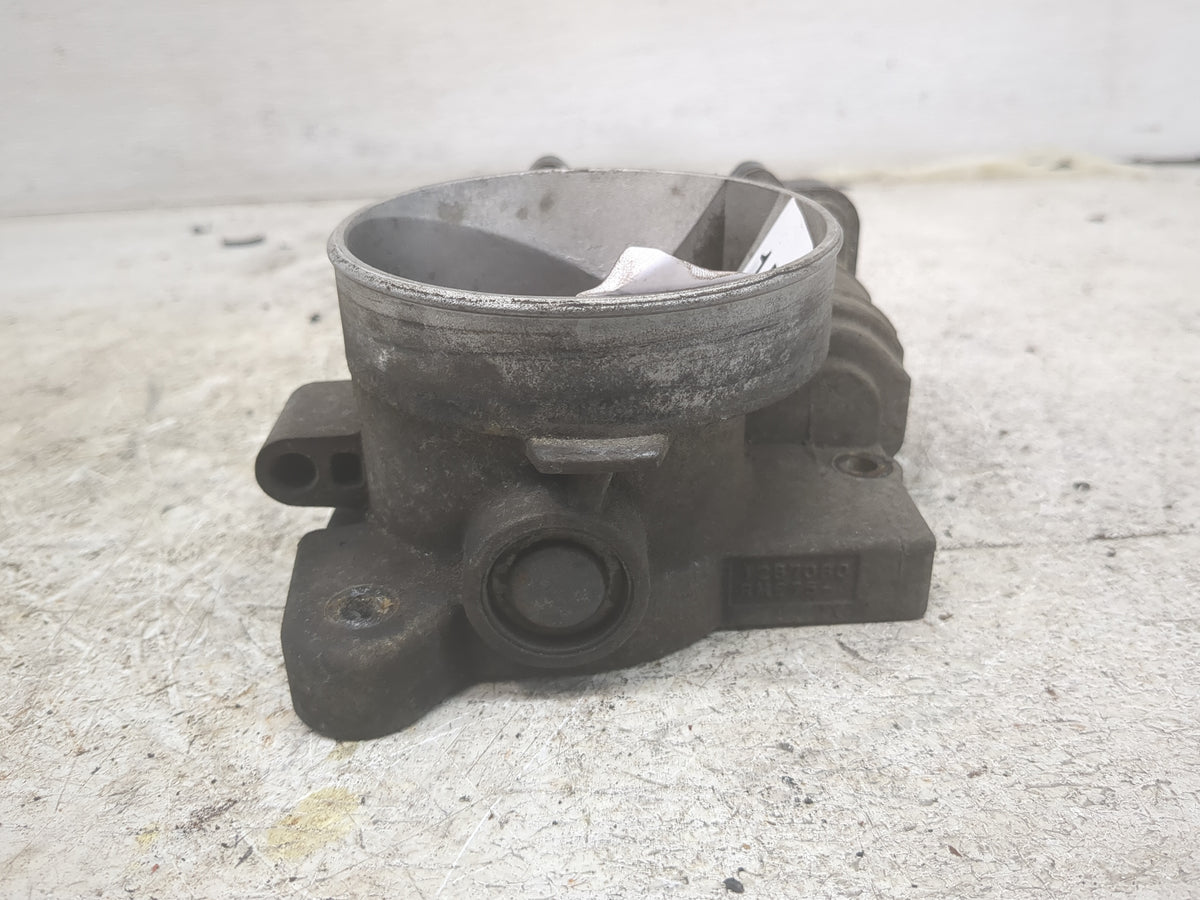 2003-2006 Chevrolet Avalanche 2500 Throttle Body Fits Fits 2002 2003 2004 2005 2006 2007 OEM Used Auto Parts - Oemusedautopa