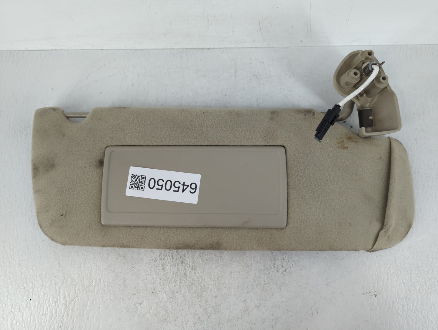 2003 Chevrolet Avalanche 2500 Sun Visor Shade Replacement Passenger Right Mirror Fits OEM Used Auto Parts - Oemusedautoparts