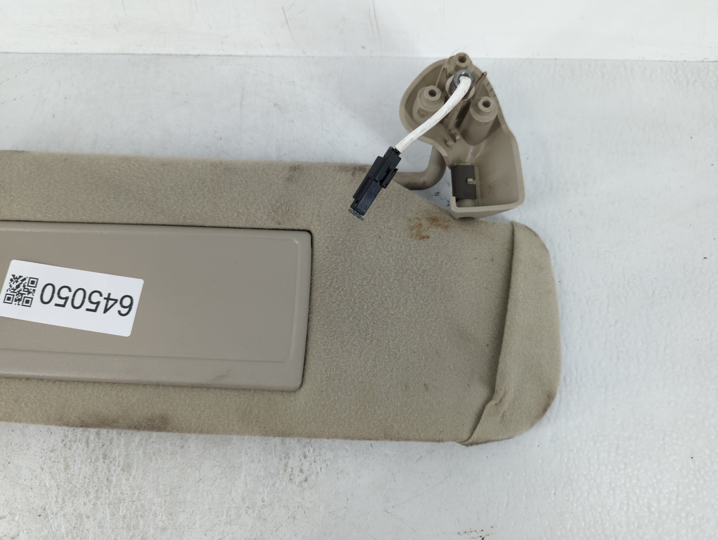 2003 Chevrolet Avalanche 2500 Sun Visor Shade Replacement Passenger Right Mirror Fits OEM Used Auto Parts - Oemusedautoparts