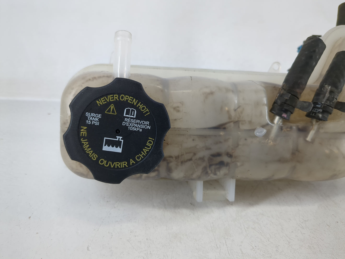 2002 Chevrolet Cavalier Radiator Coolant Overflow Expansion Tank Bottle - Oemusedautoparts1.com