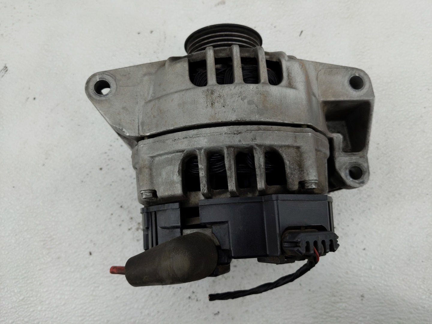 2002-2005 Chevrolet Cavalier Alternator Replacement Generator Charging Assembly Engine OEM Fits Fits 2002 2003 2004 2005 200