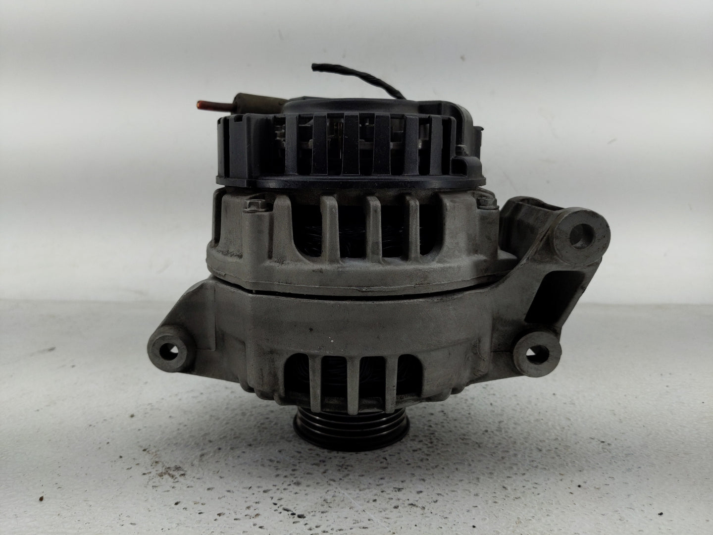 2002-2005 Chevrolet Cavalier Alternator Replacement Generator Charging Assembly Engine OEM Fits Fits 2002 2003 2004 2005 200