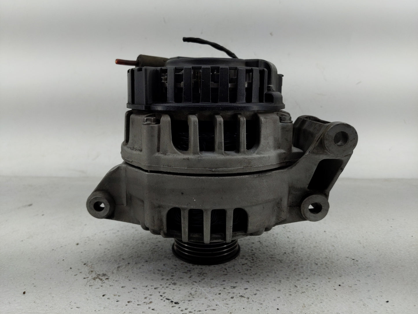 2002-2005 Chevrolet Cavalier Alternator Replacement Generator Charging Assembly Engine OEM Fits Fits 2002 2003 2004 2005 200