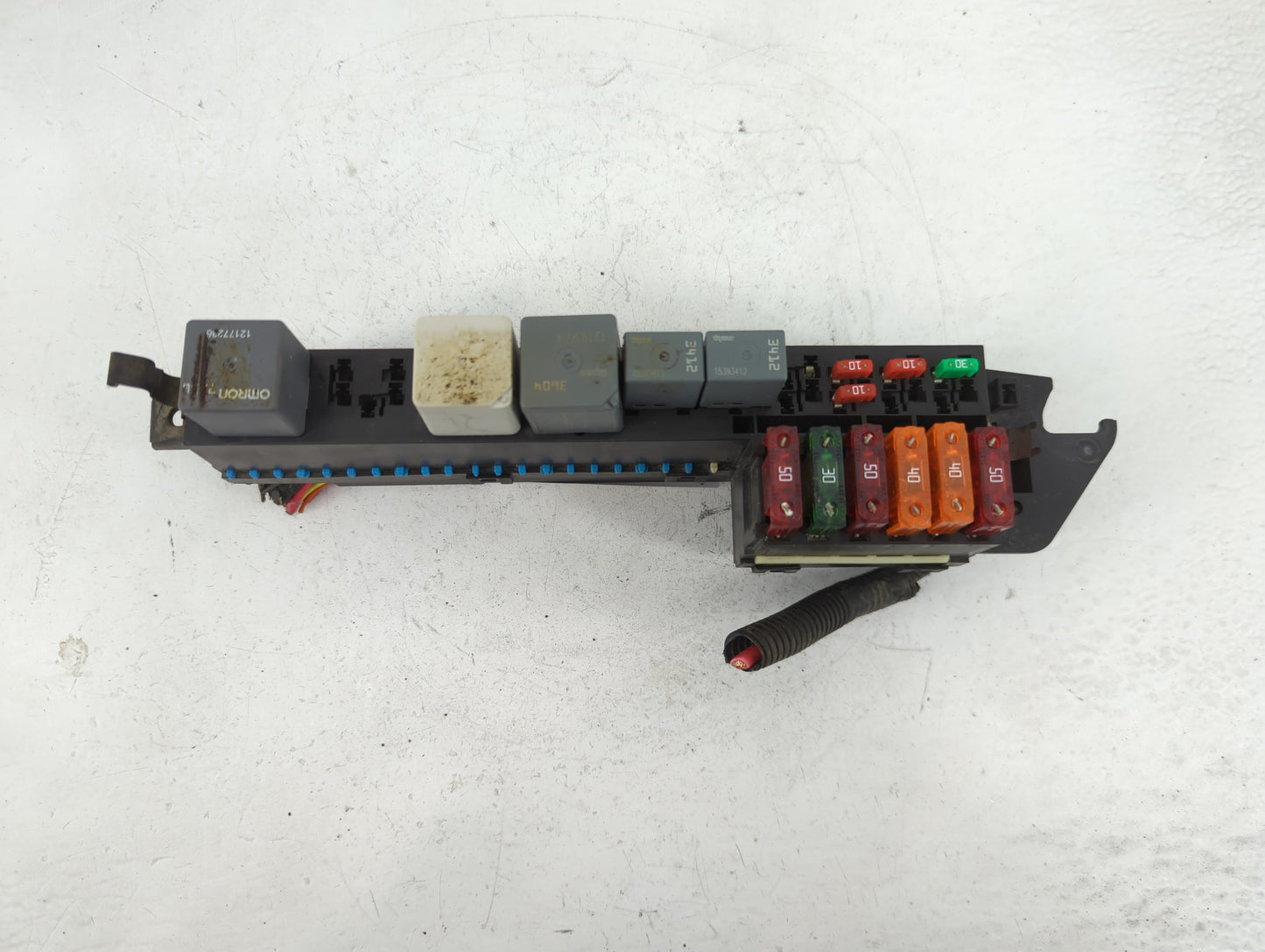 2000-2005 Chevrolet Cavalier Fusebox Fuse Box Panel Relay Module Fits Fits 2000 2001 2002 2003 2004 2005 OEM Used Auto Parts