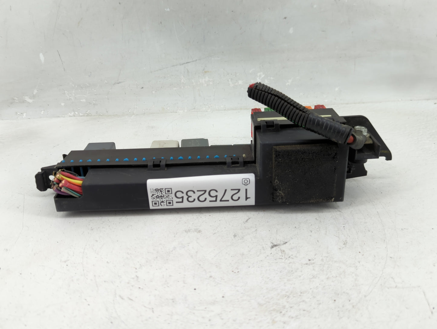 2000-2005 Chevrolet Cavalier Fusebox Fuse Box Panel Relay Module Fits Fits 2000 2001 2002 2003 2004 2005 OEM Used Auto Parts