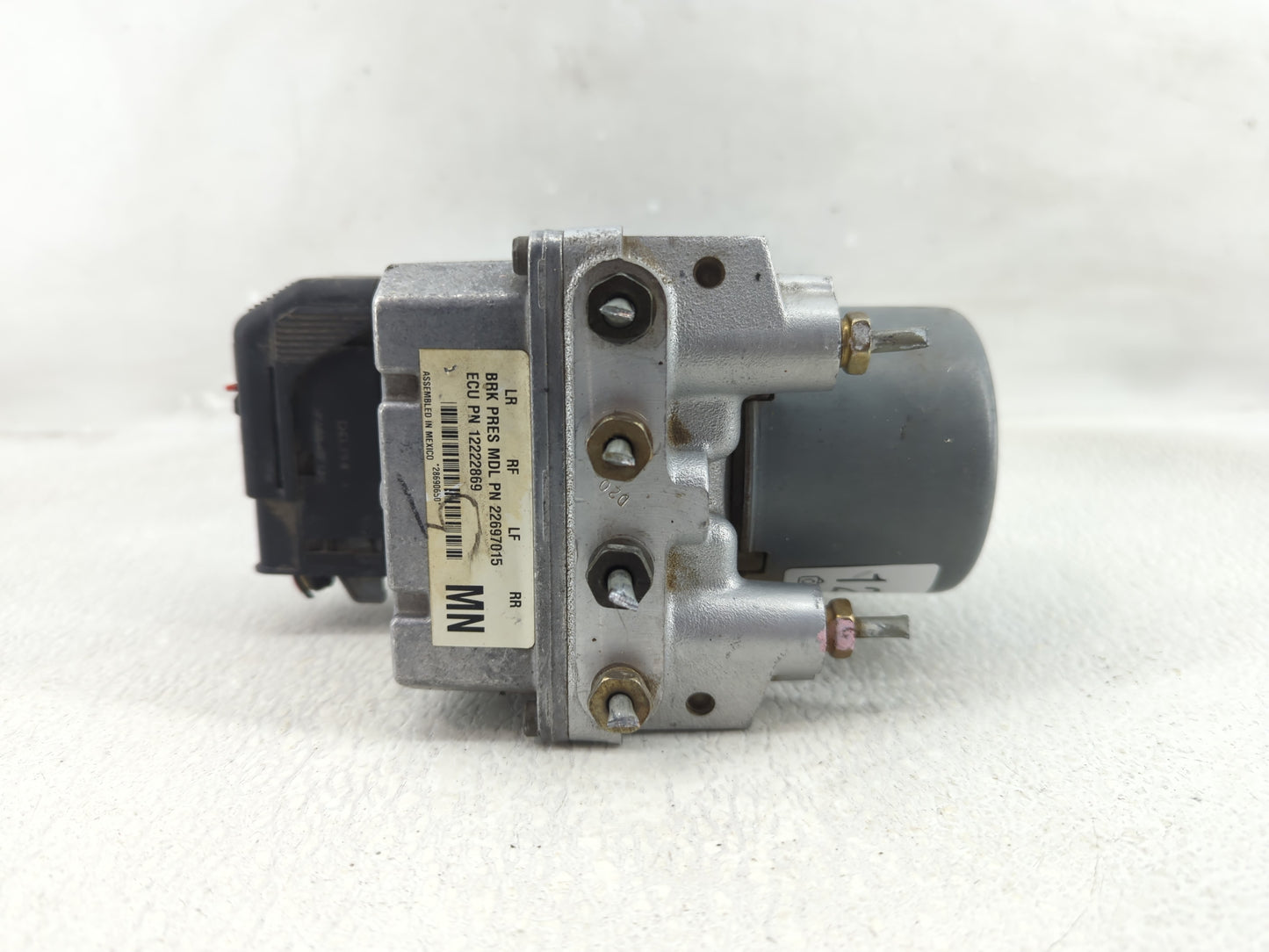 2003-2005 Chevrolet Cavalier ABS Pump Control Module Replacement P/N:22697015 12222869 Fits Fits 2003 2004 2005 OEM Used Aut