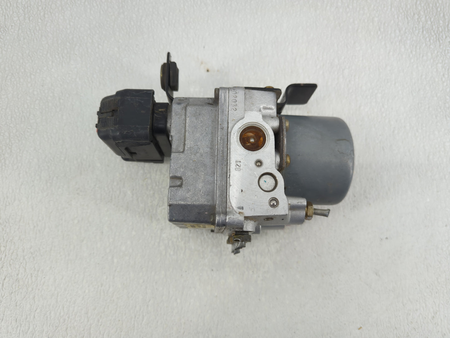 2003-2005 Chevrolet Cavalier ABS Pump Control Module Replacement P/N:22697015 12222869 Fits Fits 2003 2004 2005 OEM Used Aut
