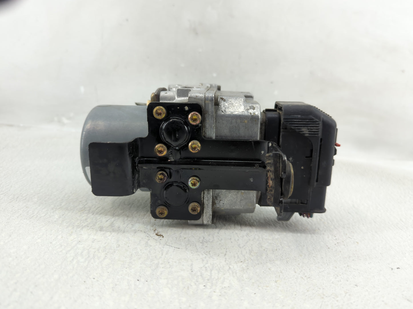 2003-2005 Chevrolet Cavalier ABS Pump Control Module Replacement P/N:22697015 12222869 Fits Fits 2003 2004 2005 OEM Used Aut