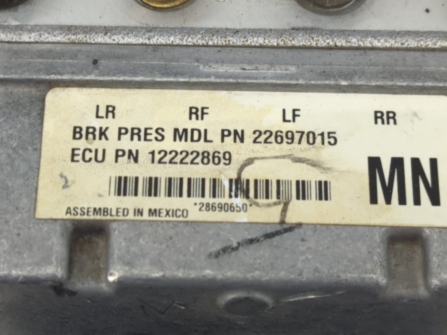 2003-2005 Chevrolet Cavalier ABS Pump Control Module Replacement P/N:22697015 12222869 Fits Fits 2003 2004 2005 OEM Used Aut