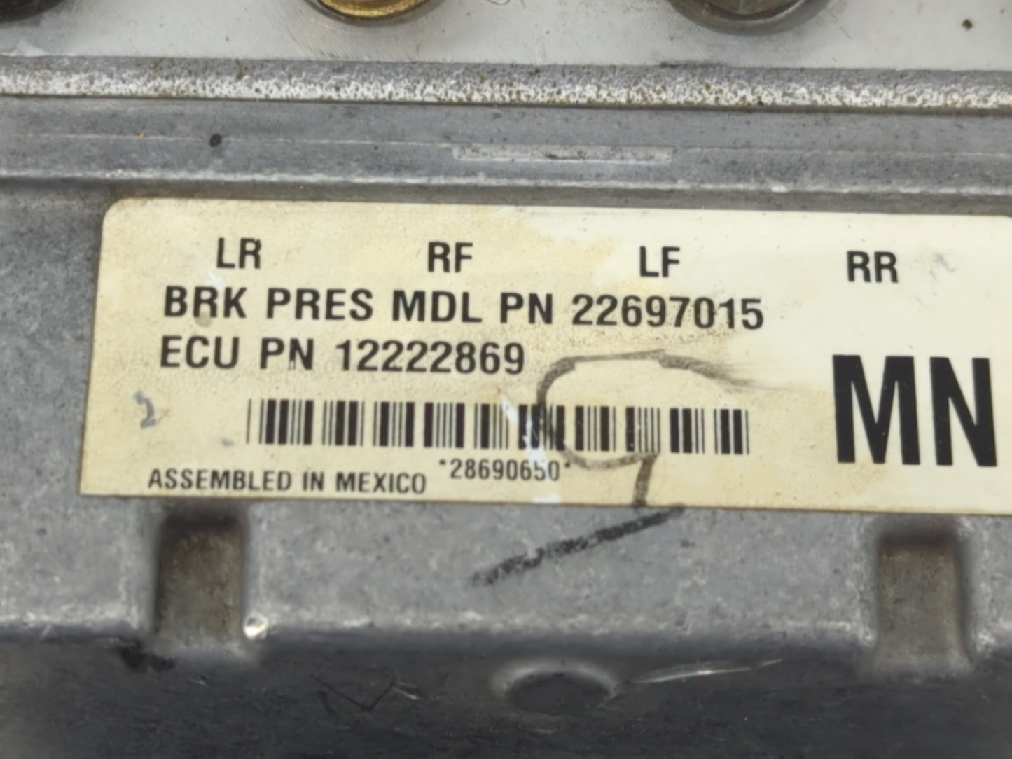 2003-2005 Chevrolet Cavalier ABS Pump Control Module Replacement P/N:22697015 12222869 Fits Fits 2003 2004 2005 OEM Used Aut