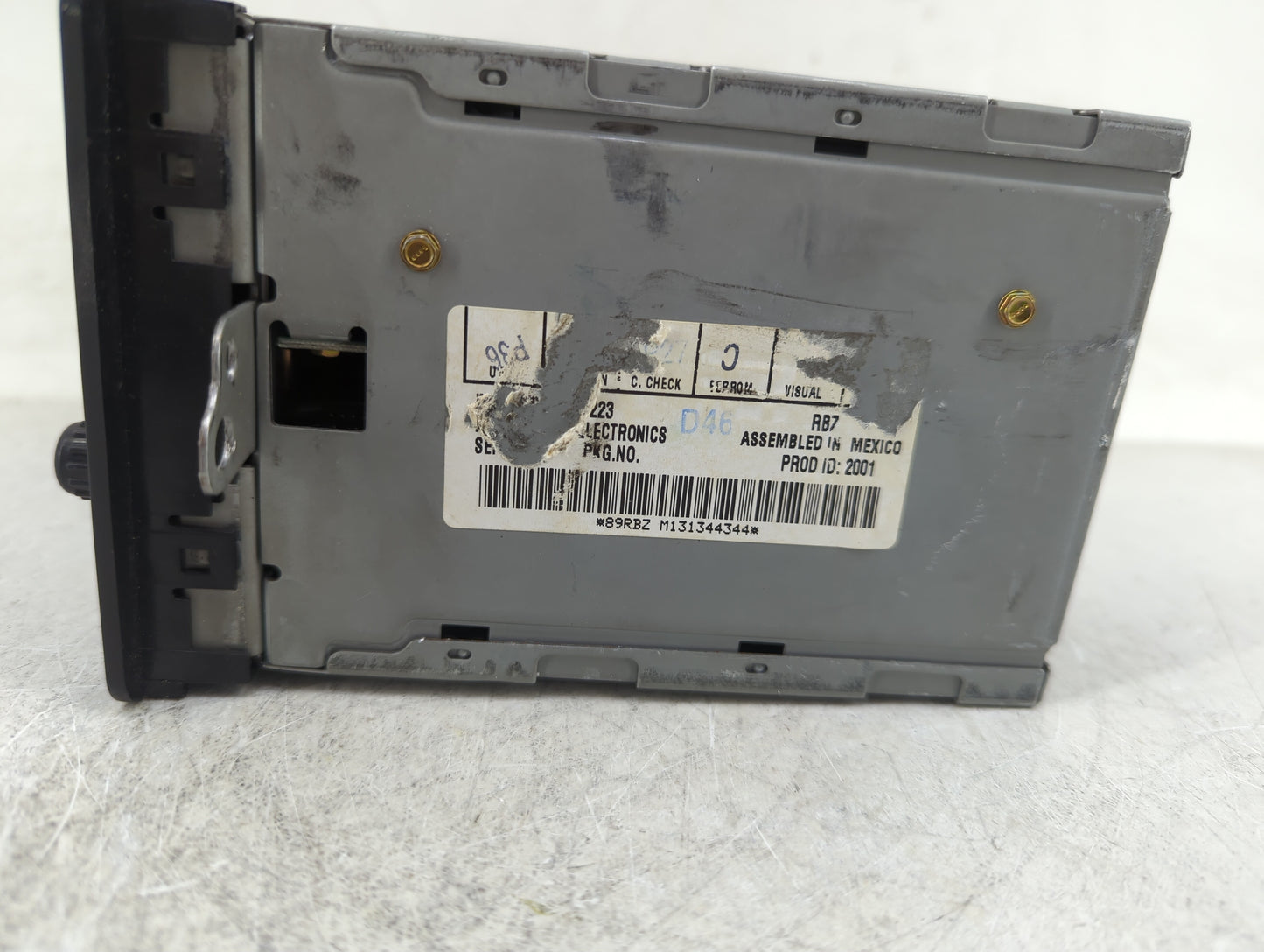 2003-2005 Chevrolet Cavalier Radio AM FM Cd Player Receiver Replacement Fits Fits 2002 2003 2004 2005 OEM Used Auto Parts - 