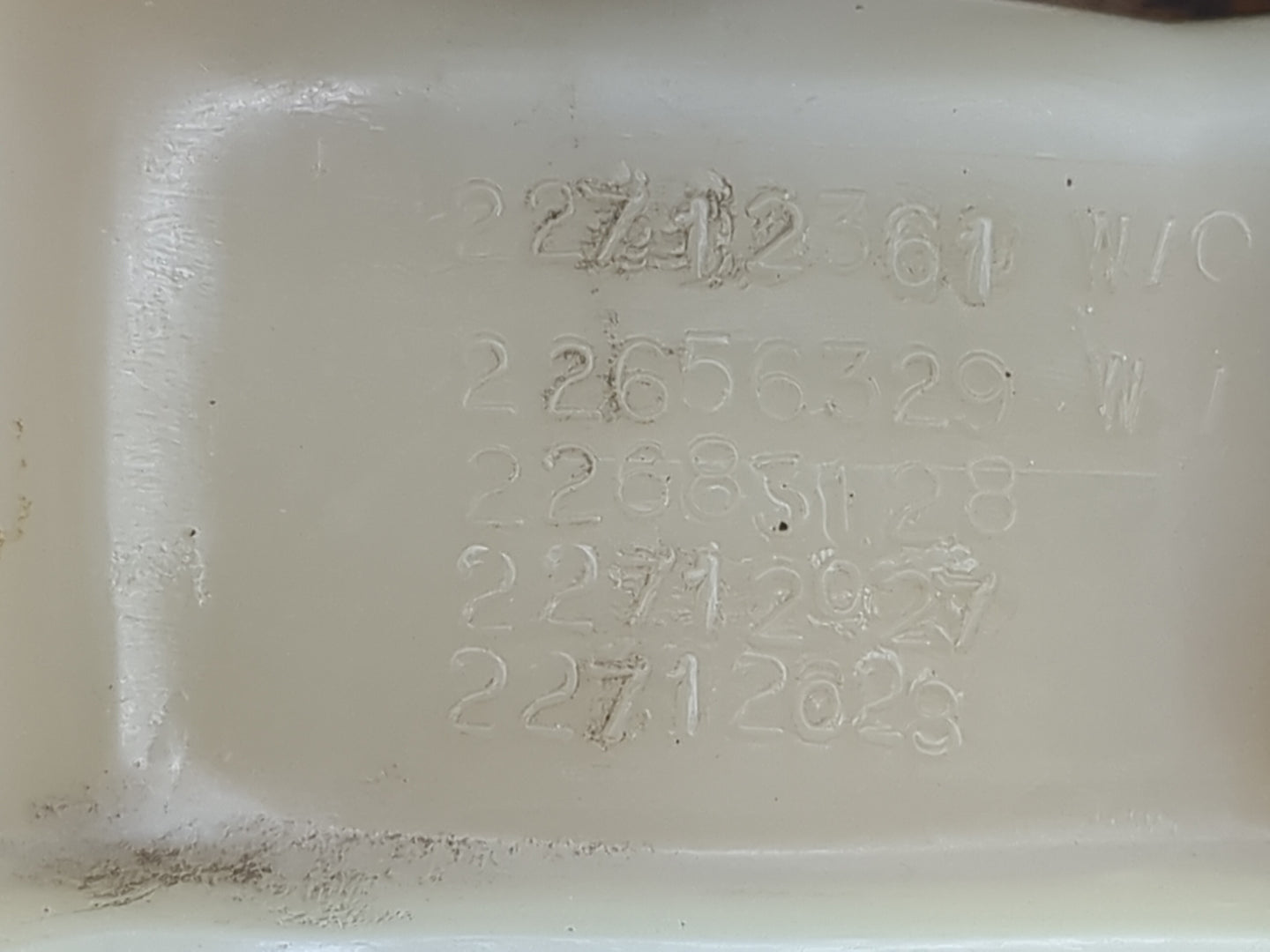 2002 Chevrolet Cavalier Radiator Coolant Overflow Expansion Tank Bottle 1494672 - Oemusedautoparts1.com