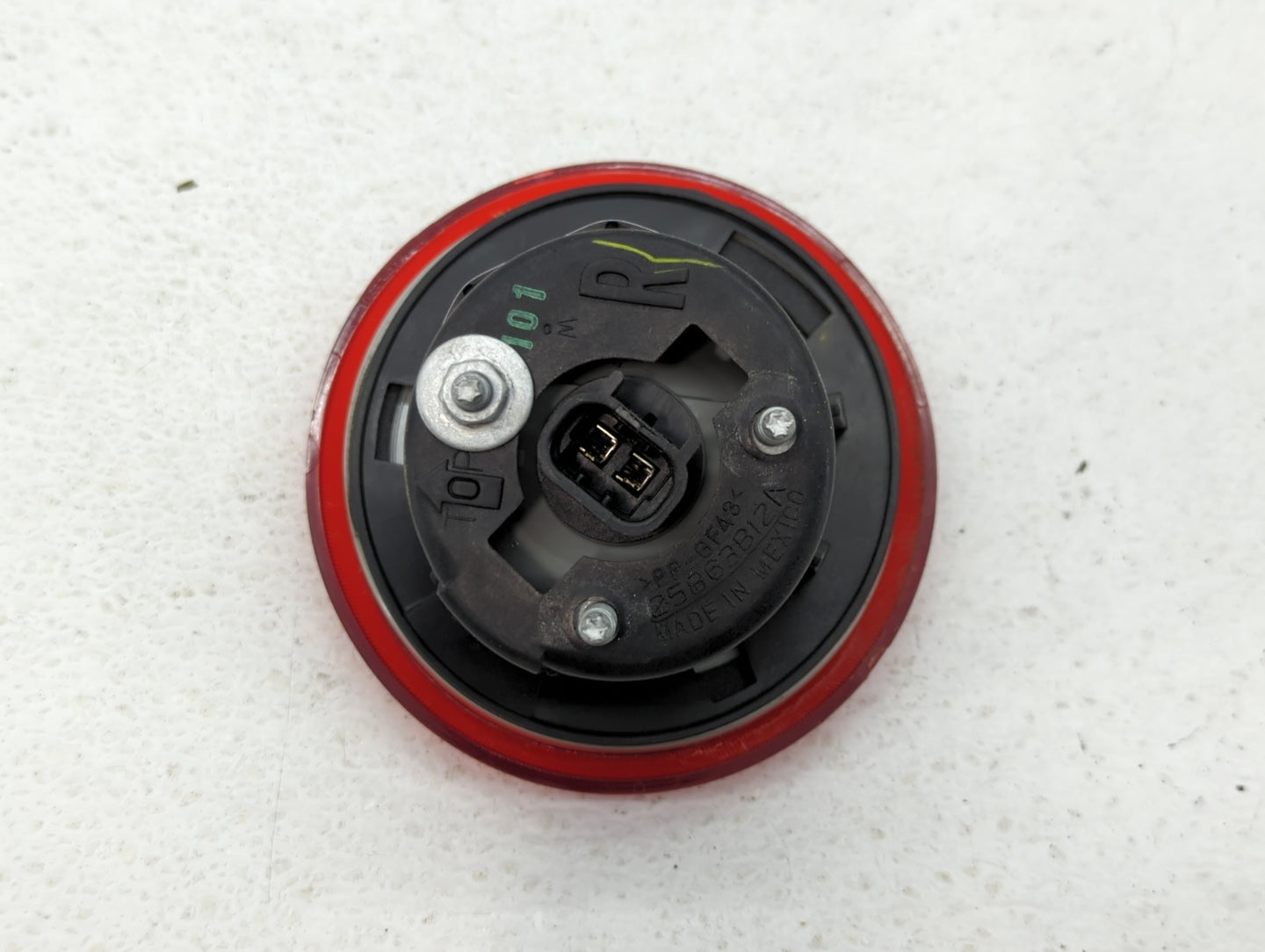 2006-2011 Chevrolet Hhr Tail Light Assembly Driver Left OEM P/N:15821823 22727296 Fits Fits 2006 2007 2008 2009 2010 2011 OE