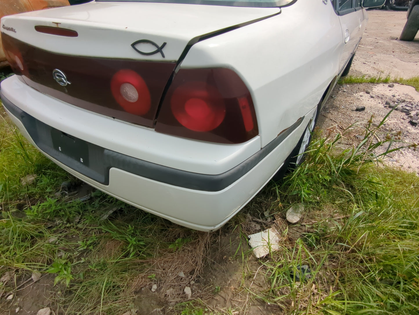 2001-2005 Chevrolet Impala Rear Bumper Assembly Oem - Oemusedautoparts1.com