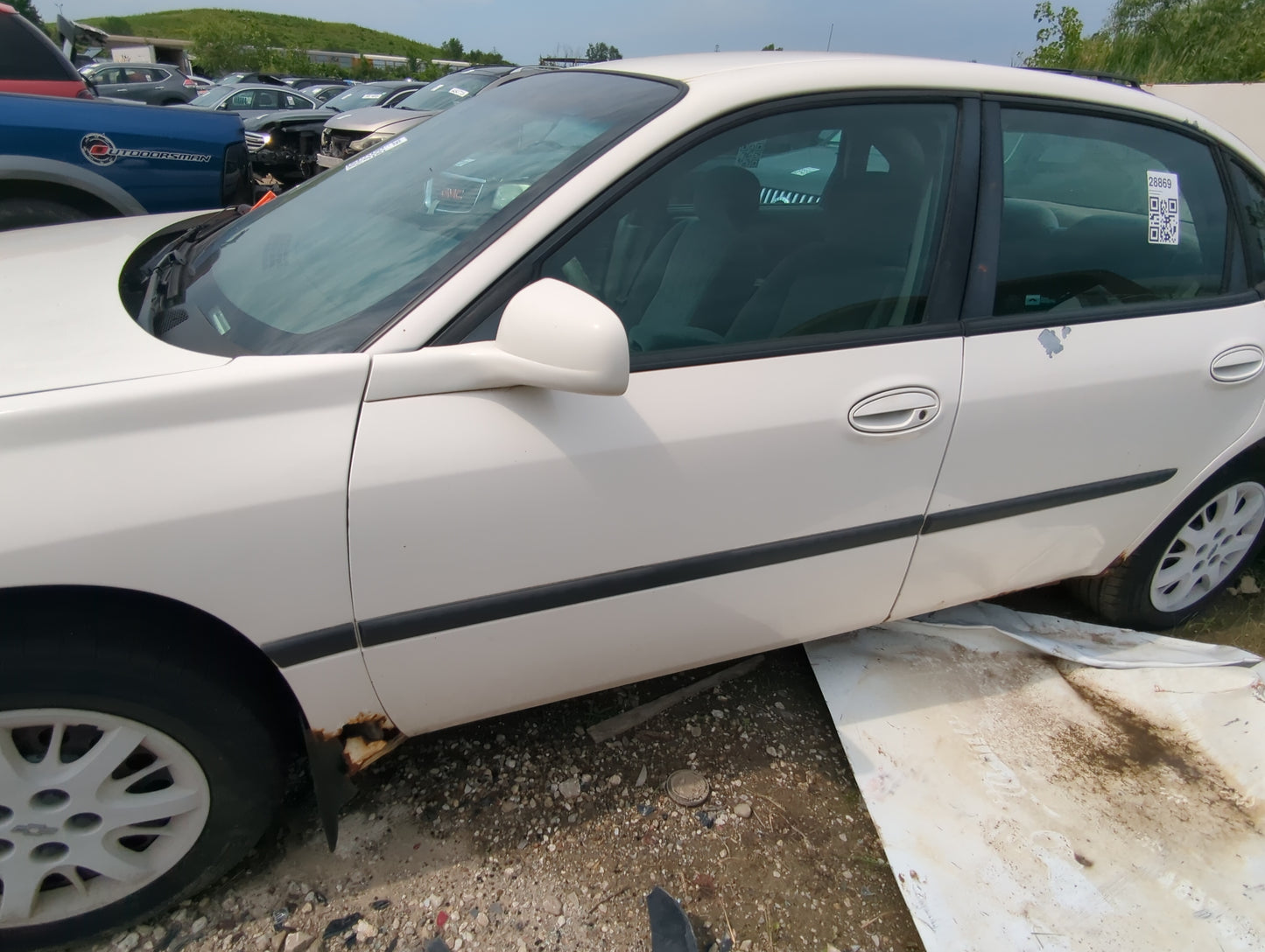 2000-2005 Chevrolet Impala Driver Front Door Oem - Oemusedautoparts1.com