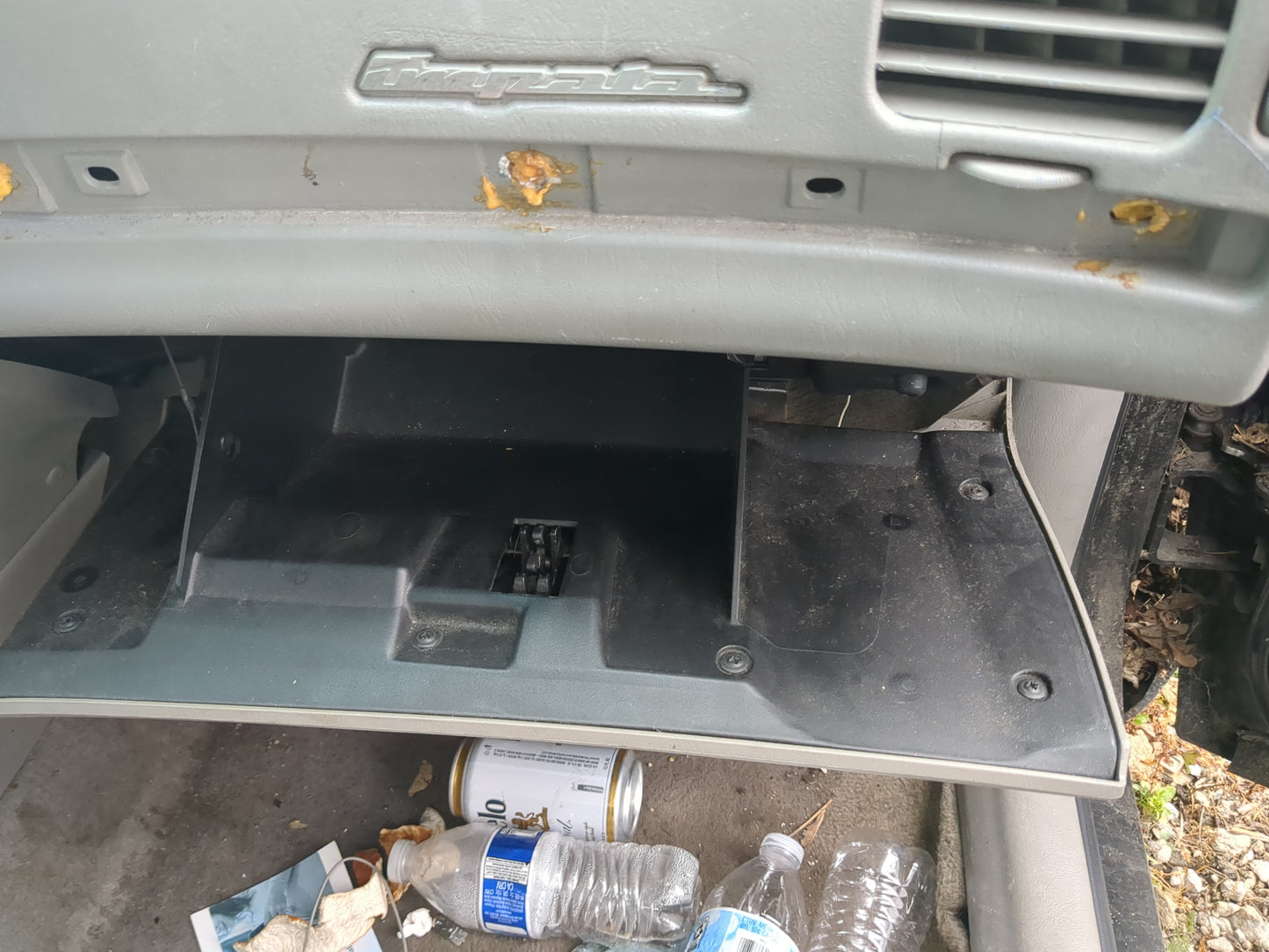 2003 Chevrolet Impala Passenger Glove Box Door Storage Compartment - Oemusedautoparts1.com