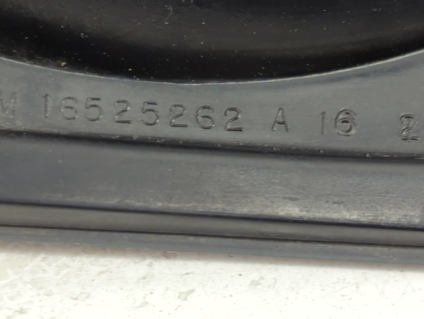 2000-2004 Chevrolet Impala Tail Light Assembly Passenger Right OEM P/N:16525262 Fits Fits 2000 2001 2002 2003 2004 OEM Used 