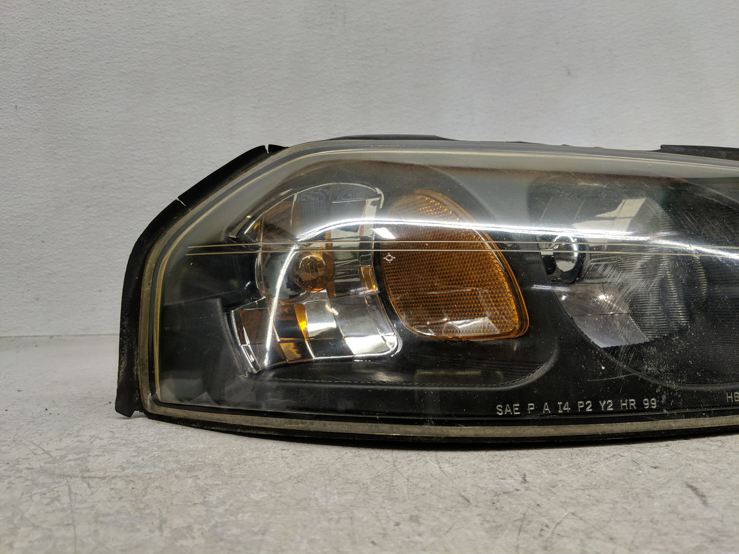 2000-2004 Chevrolet Impala Passenger Right Oem Head Light Headlight Lamp - Oemusedautoparts1.com