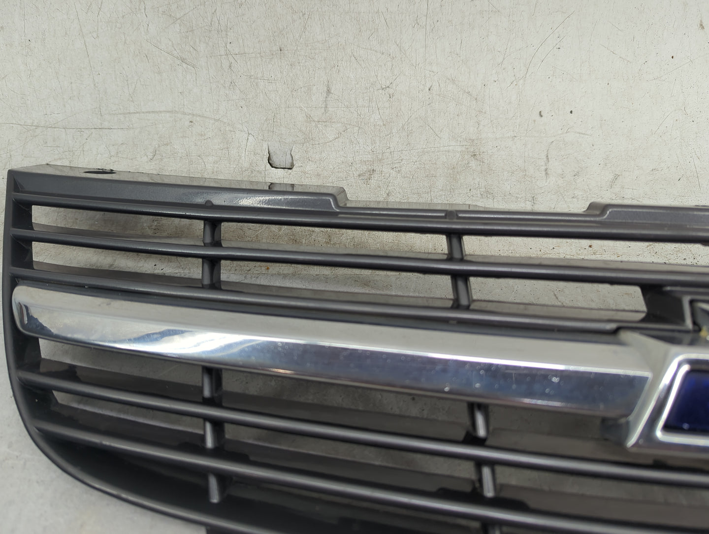 2000-2005 Chevrolet Impala Front Grille Bumper Not Included - Oemusedautoparts1.com