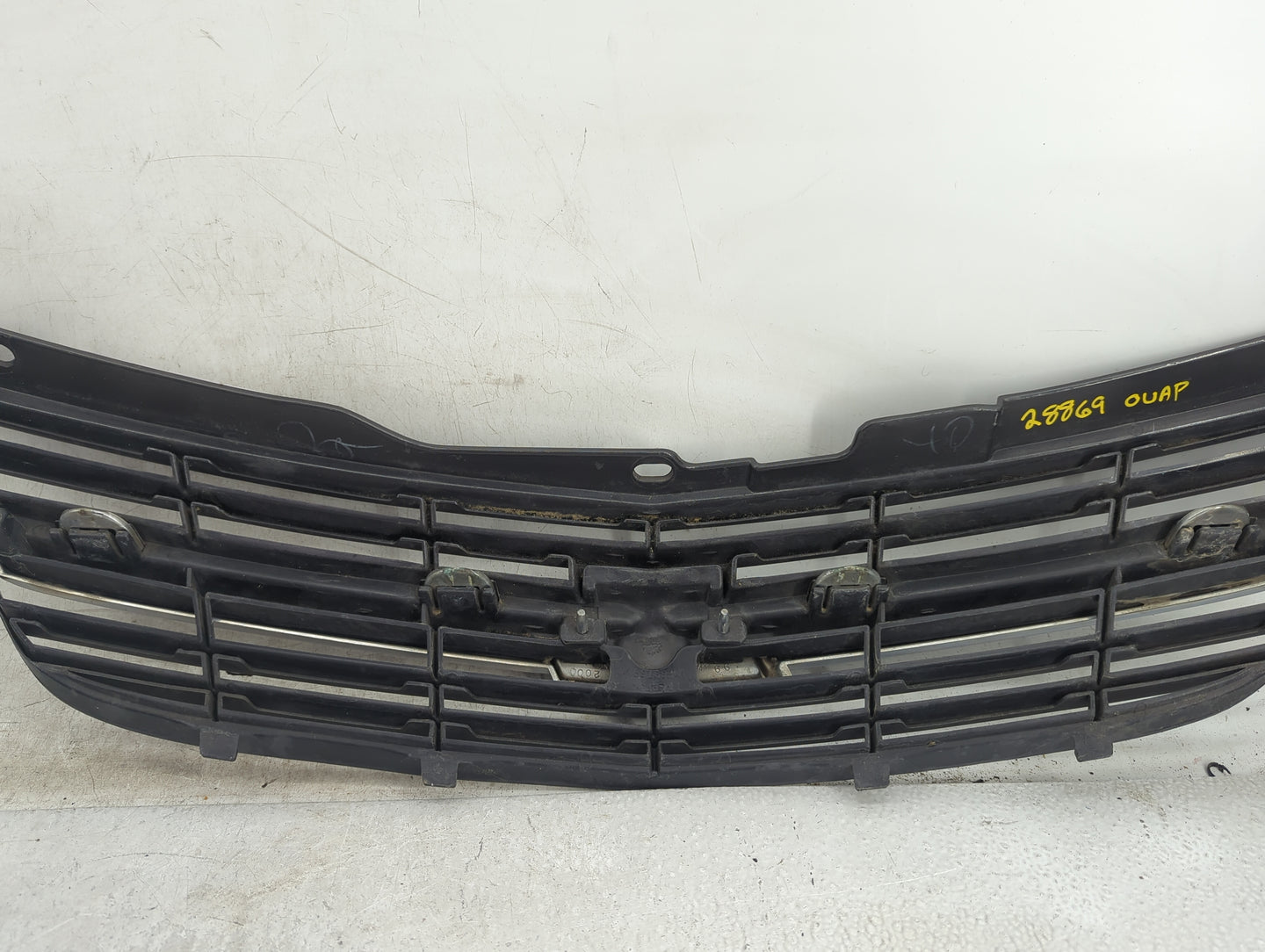 2000-2005 Chevrolet Impala Front Grille Bumper Not Included - Oemusedautoparts1.com