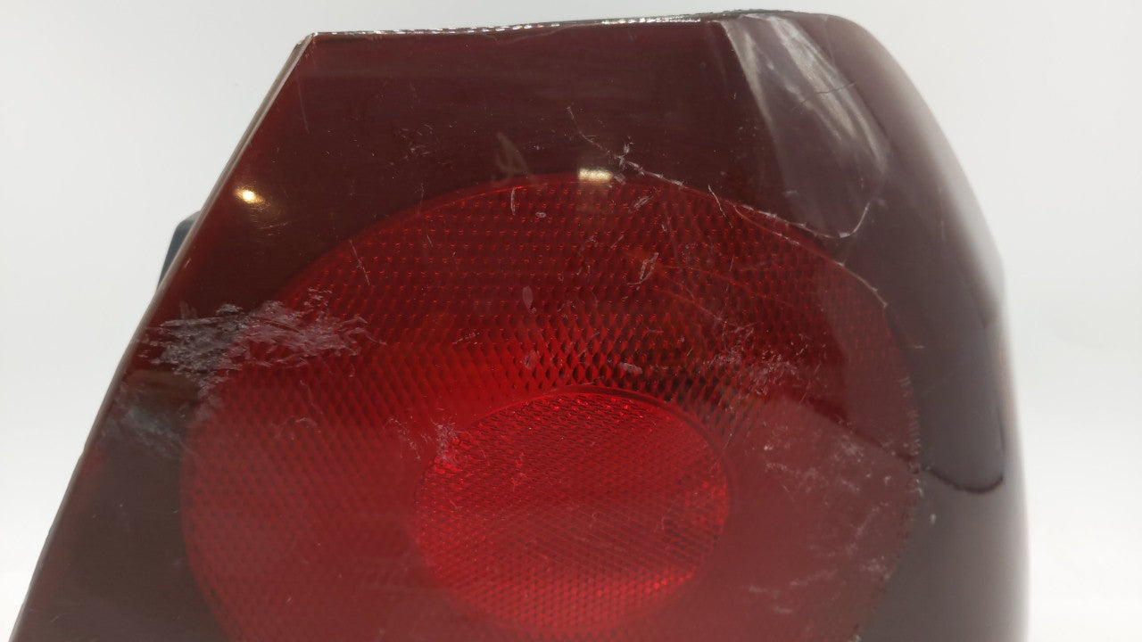 2004-2005 Chevrolet Impala Tail Light Assembly Passenger Right OEM P/N:49209454 16525262 Fits Fits 2004 2005 OEM Used Auto P