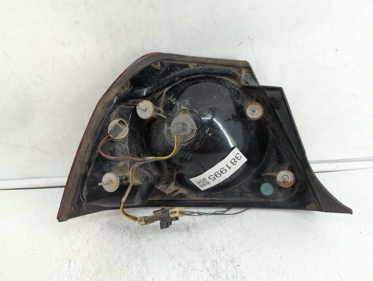 2000-2004 Chevrolet Impala Tail Light Assembly Passenger Right OEM P/N:16525261 16525262 Fits Fits 2000 2001 2002 2003 2004 