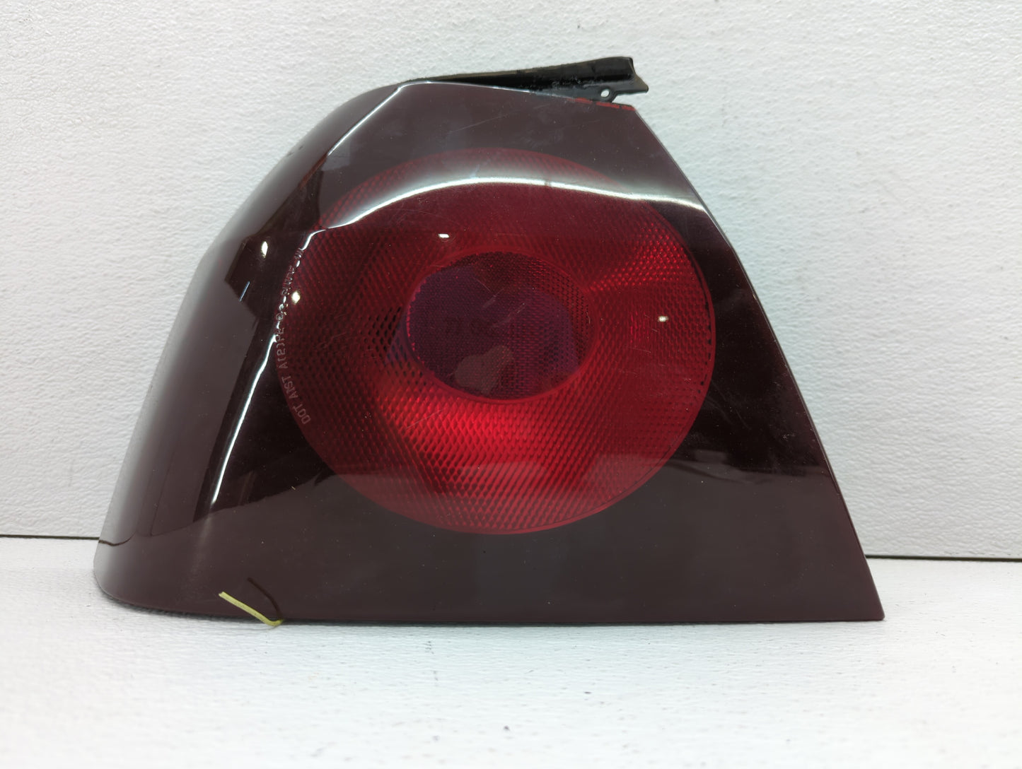 2002-2004 Chevrolet Impala Tail Light Assembly Driver Left OEM P/N:16525261 Fits Fits 2002 2003 2004 OEM Used Auto Parts - O