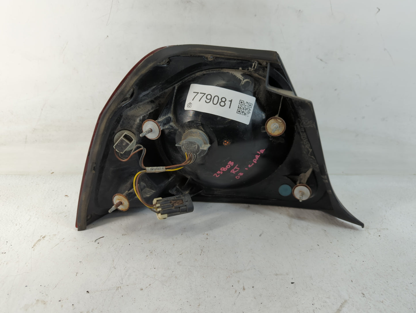 2000-2004 Chevrolet Impala Tail Light Assembly Passenger Right OEM P/N:16525262 B1 Fits Fits 2000 2001 2002 2003 2004 OEM Us