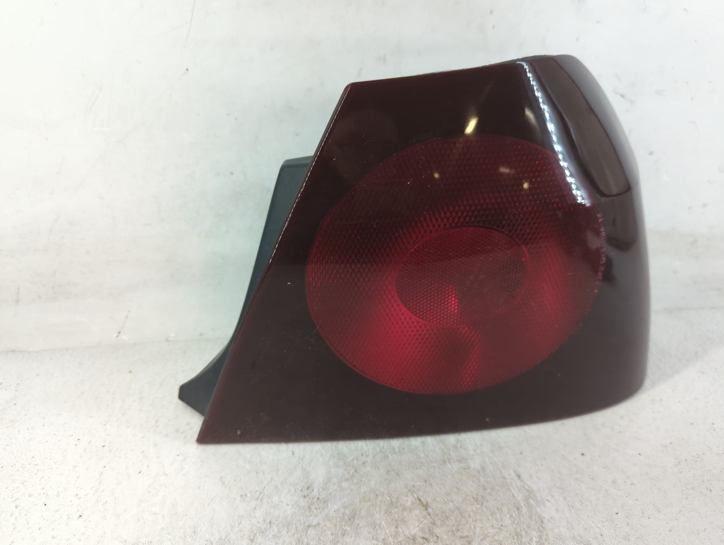 2002-2004 Chevrolet Impala Tail Light Assembly Passenger Right OEM Fits Fits 2002 2003 2004 OEM Used Auto Parts - Oemusedaut