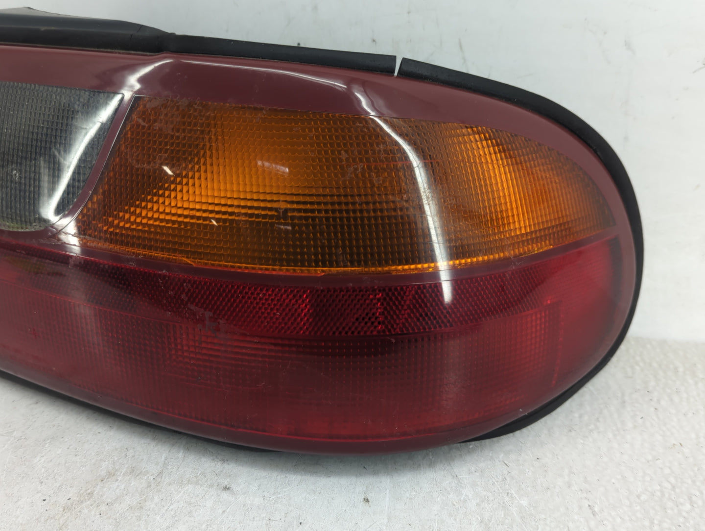 1997-2005 Chevrolet Malibu Tail Light Assembly Passenger Right OEM Fits Fits 1997 1998 1999 2000 2001 2002 2003 2004 2005 OE
