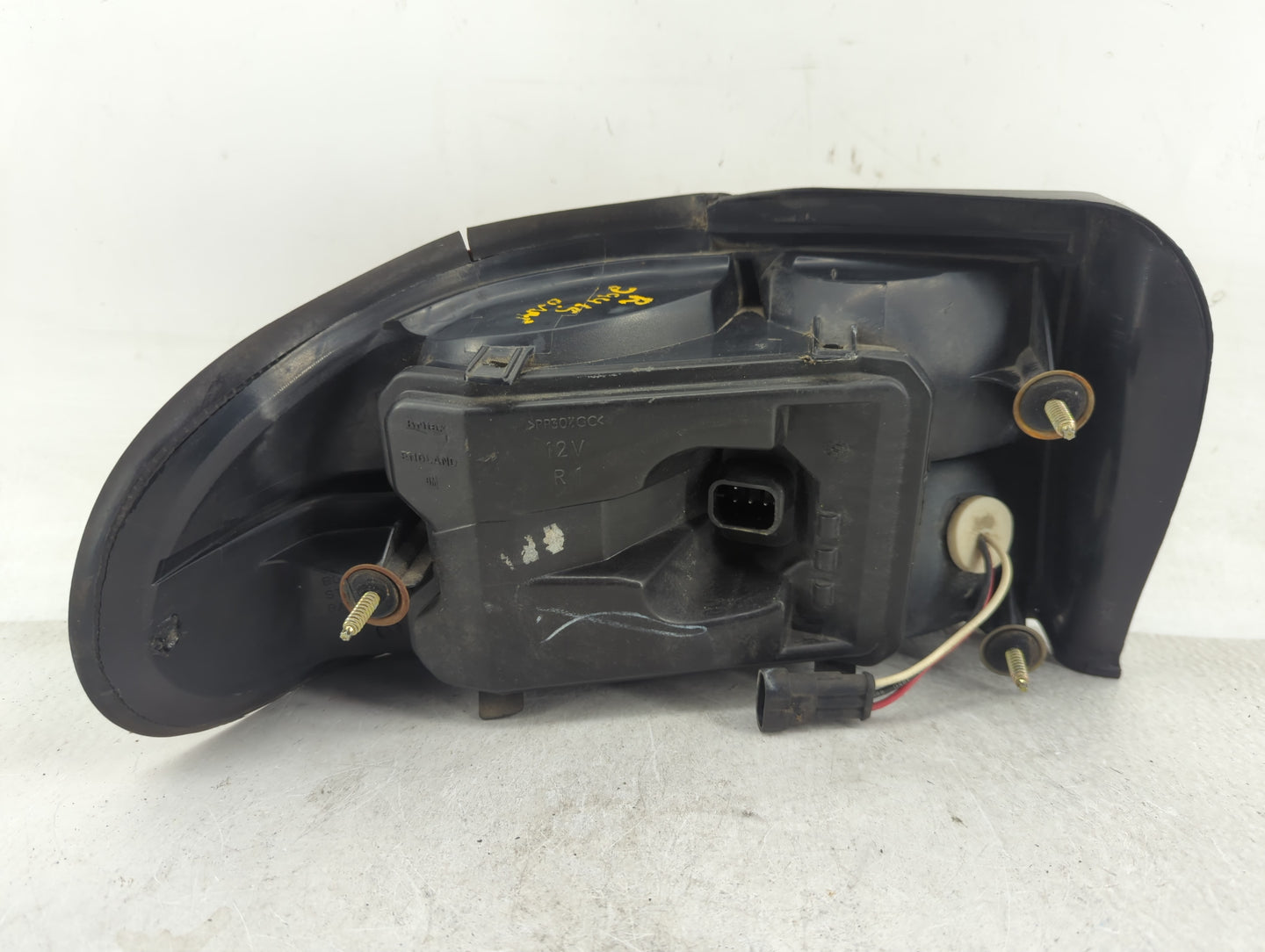 1997-2005 Chevrolet Malibu Tail Light Assembly Passenger Right OEM Fits Fits 1997 1998 1999 2000 2001 2002 2003 2004 2005 OE
