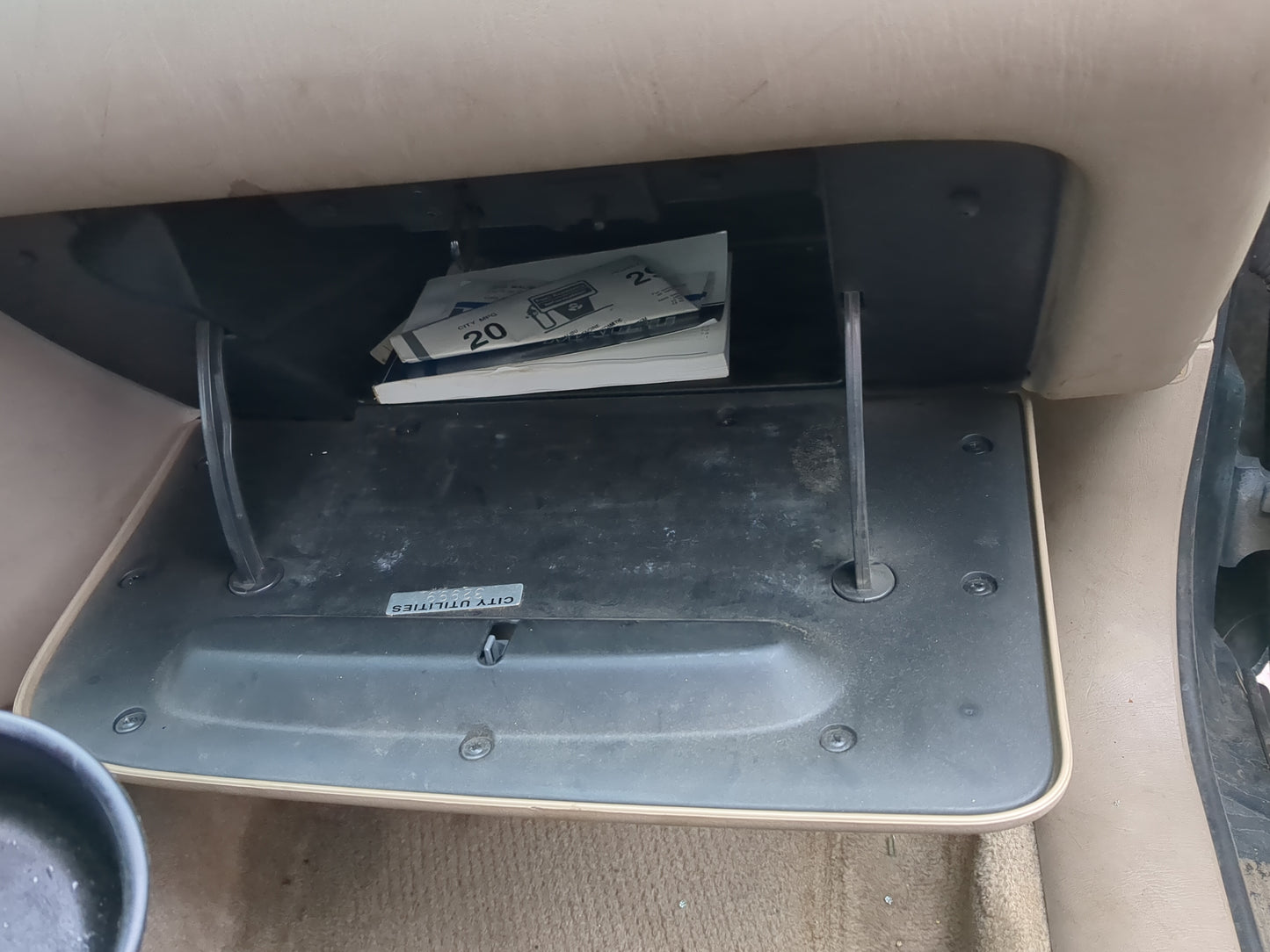 2003 Chevrolet Malibu Passenger Glove Box Door Storage Compartment - Oemusedautoparts1.com