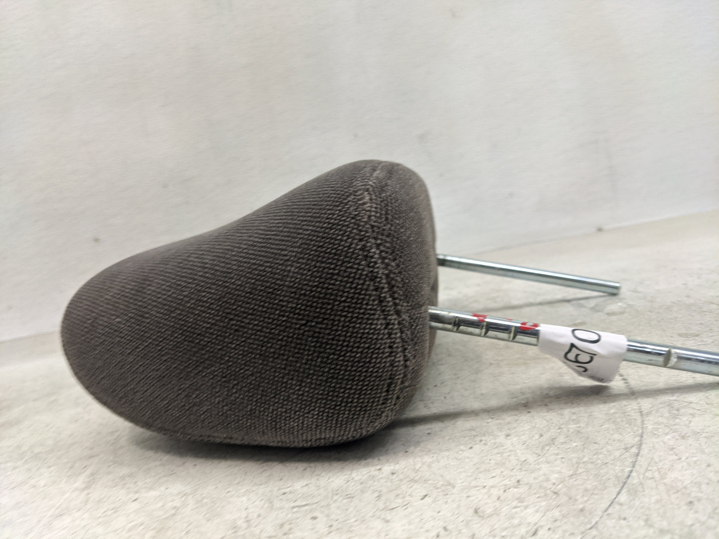 2002-2005 Chevrolet Malibu Headrest Head Rest Front Driver Passenger Seat Fits Fits 2002 2003 2004 2005 OEM Used Auto Parts 