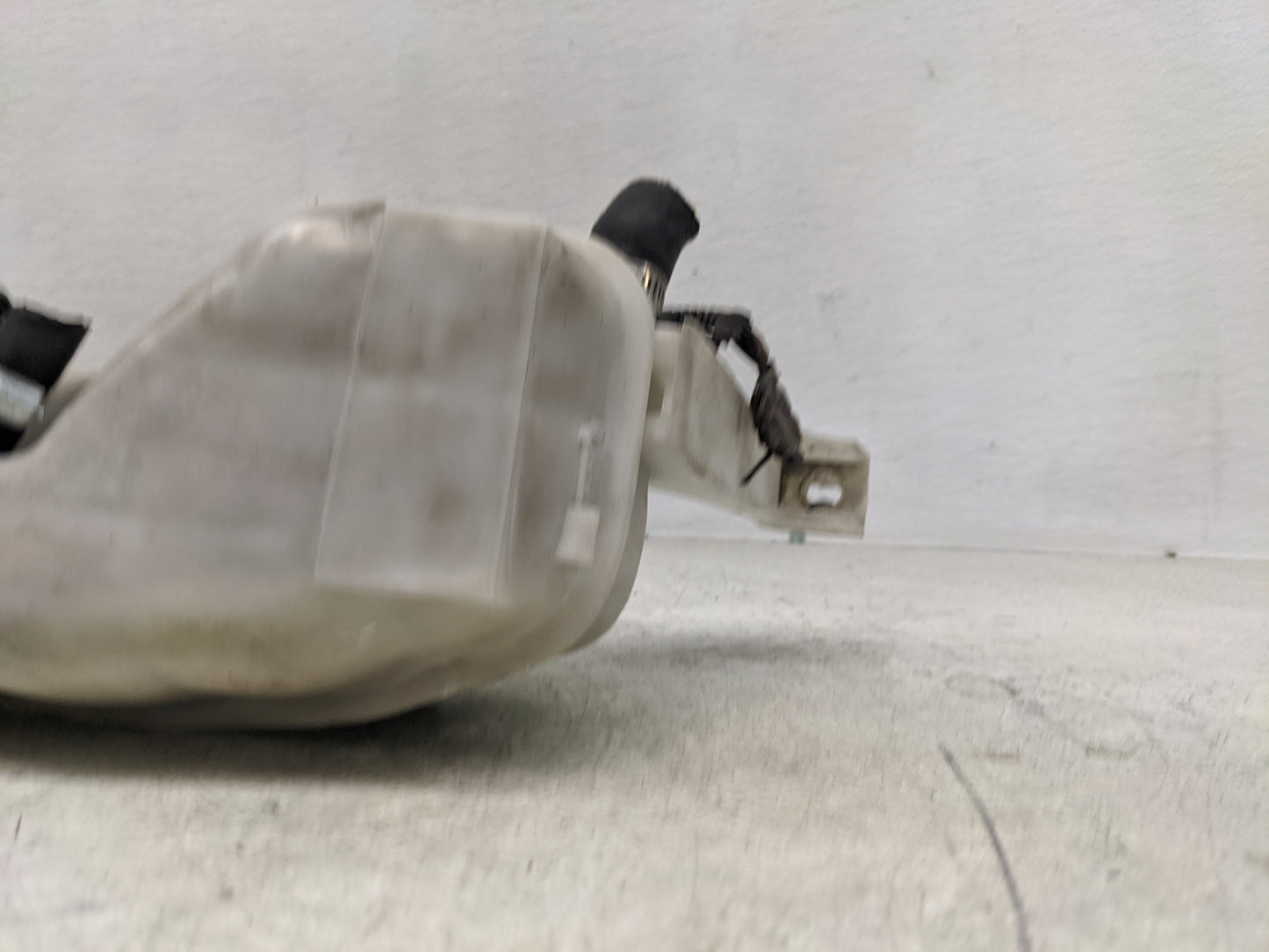 2003 Chevrolet Malibu Windshield Washer Fluid Reservoir Bottle Oem - Oemusedautoparts1.com