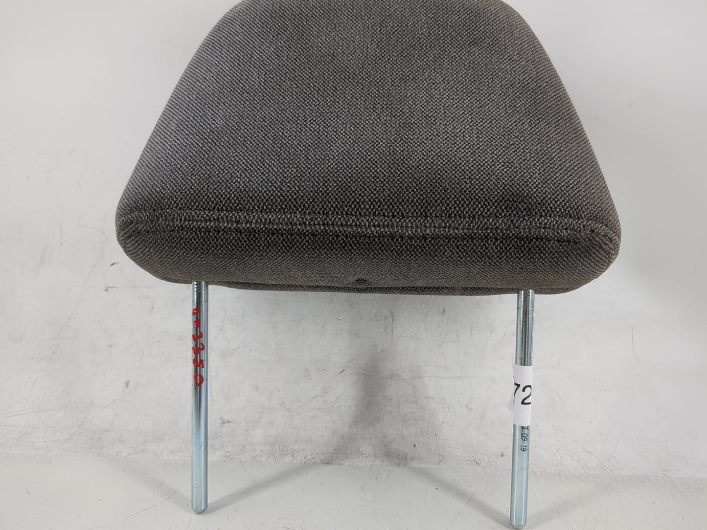 2002-2005 Chevrolet Malibu Headrest Head Rest Front Driver Passenger Seat Fits Fits 2002 2003 2004 2005 OEM Used Auto Parts 