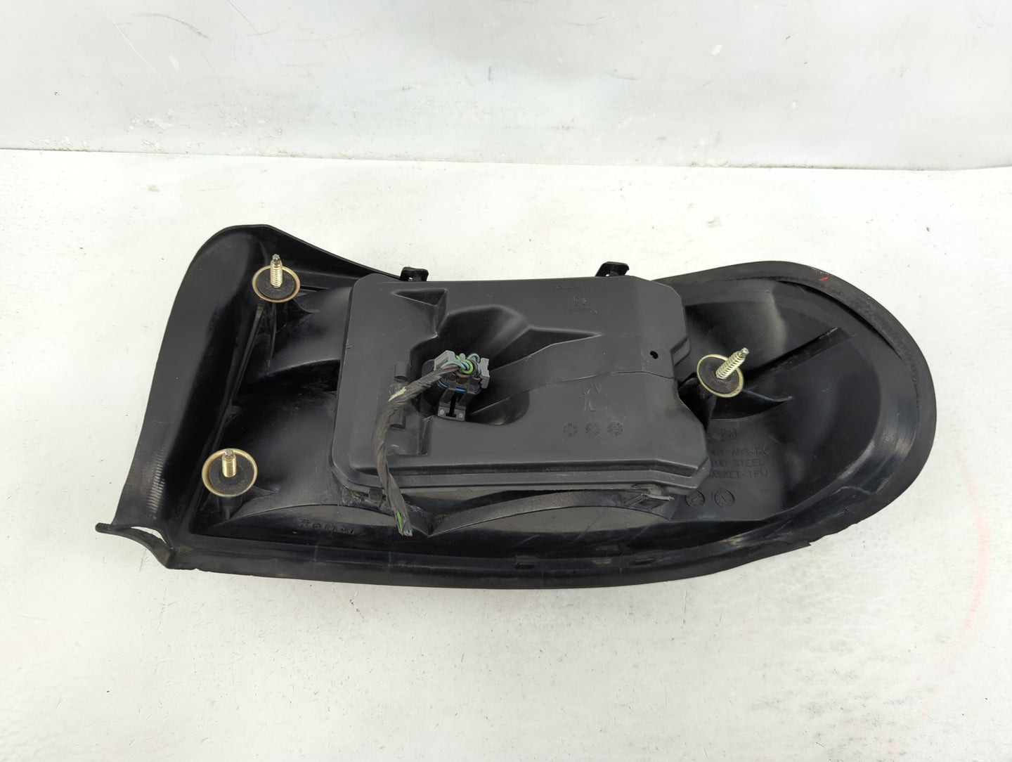 1997-2005 Chevrolet Malibu Tail Light Assembly Driver Left OEM Fits Fits 1997 1998 1999 2000 2001 2002 2003 2004 2005 OEM Us