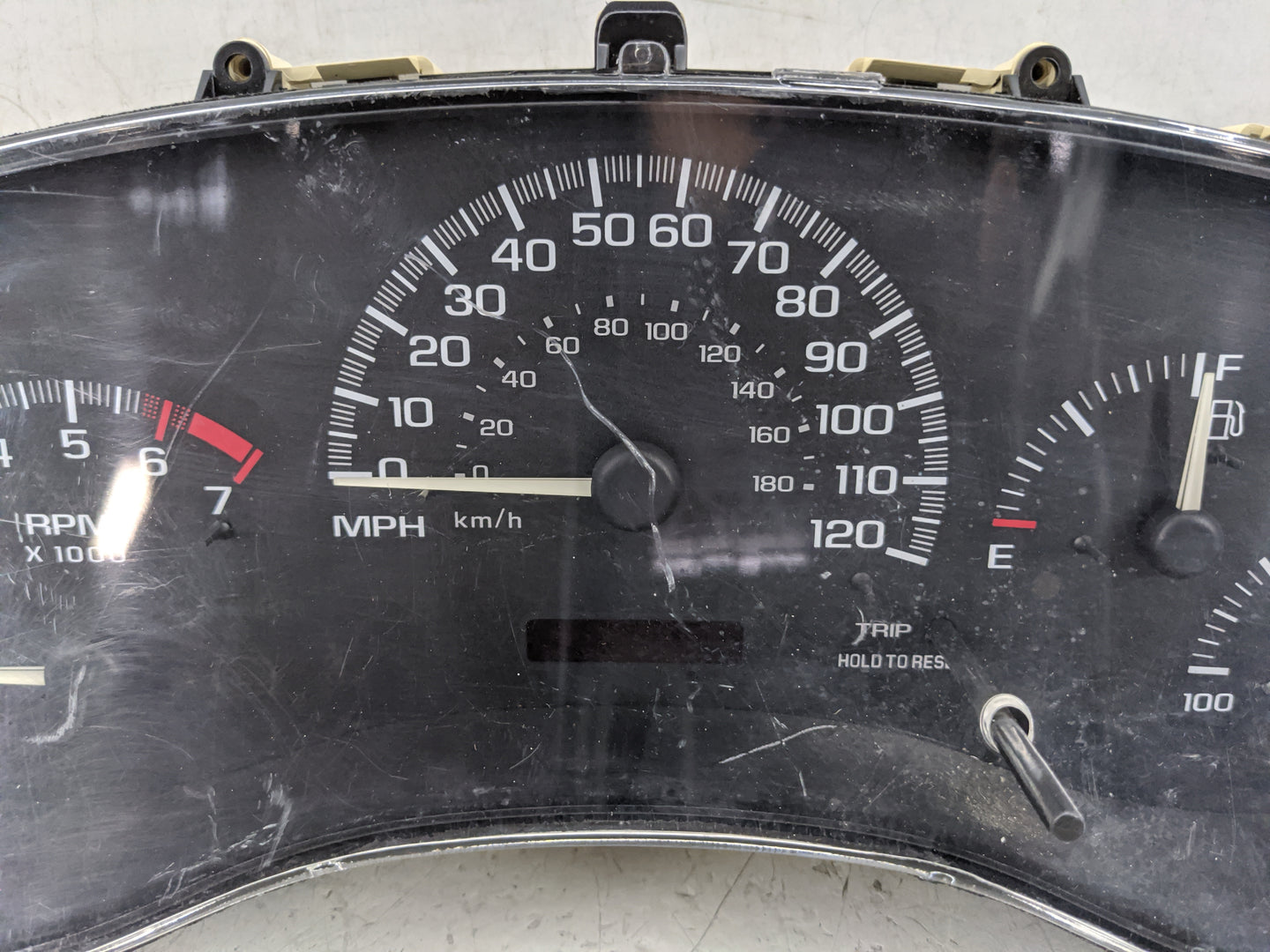 2001-2003 Chevrolet Malibu Instrument Cluster Speedometer Gauges P/N:22704958 Fits Fits 2001 2002 2003 OEM Used Auto Parts -