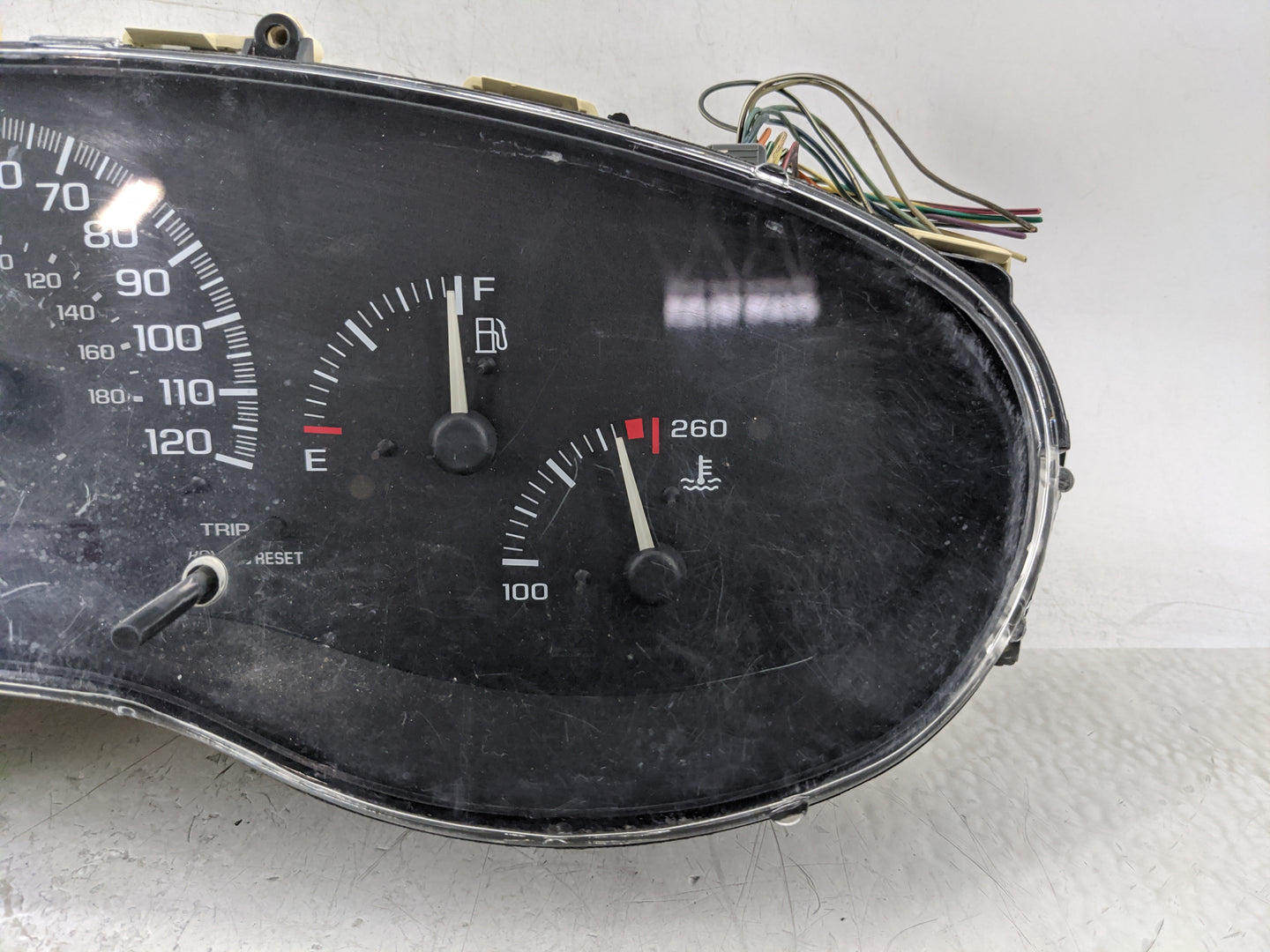 2001-2003 Chevrolet Malibu Instrument Cluster Speedometer Gauges P/N:22704958 Fits Fits 2001 2002 2003 OEM Used Auto Parts -