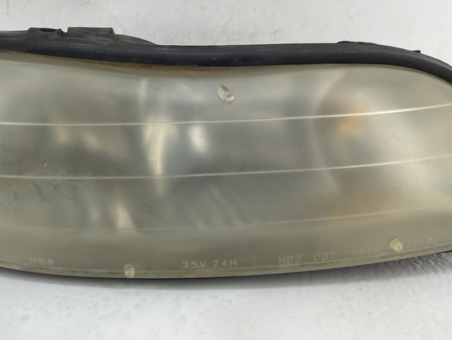 1997-2005 Chevrolet Malibu Passenger Right Oem Head Light Headlight Lamp - Oemusedautoparts1.com