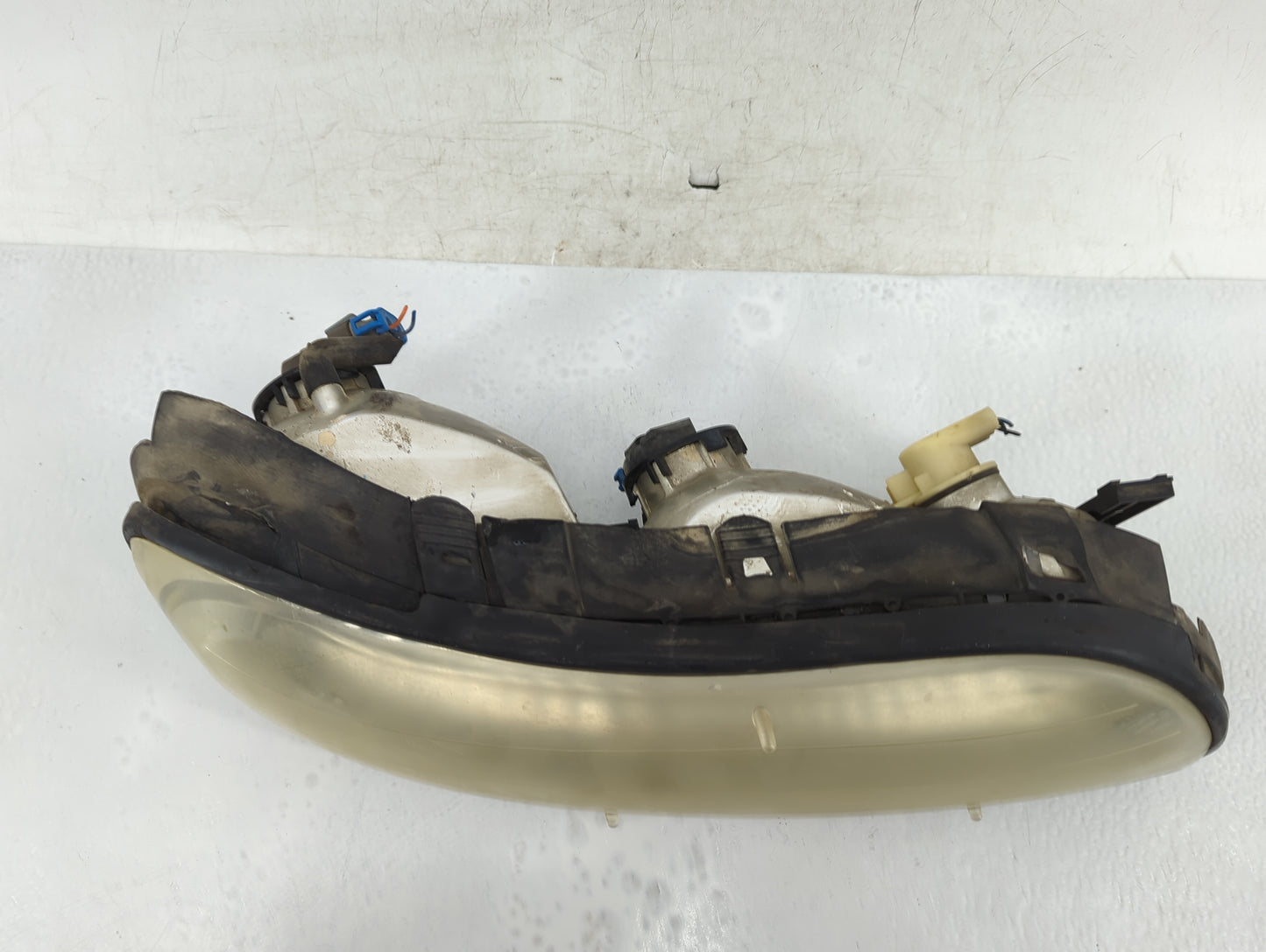 1997-2005 Chevrolet Malibu Passenger Right Oem Head Light Headlight Lamp - Oemusedautoparts1.com