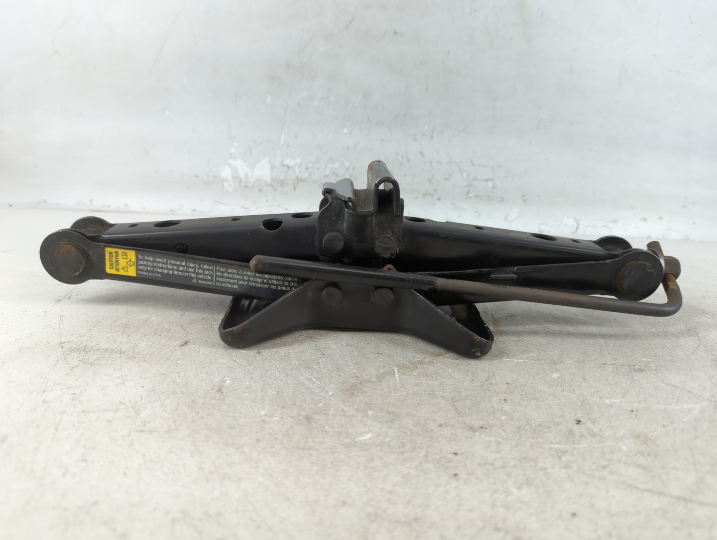 2003 Chevrolet Malibu Spare Scissor Car Jack - Oemusedautoparts1.com
