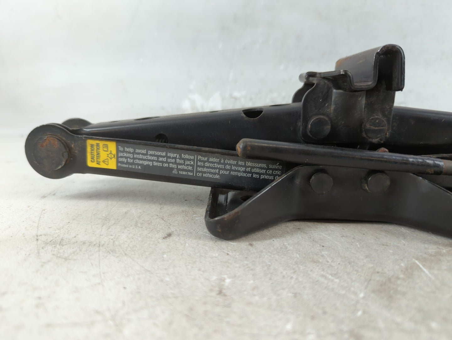 2003 Chevrolet Malibu Spare Scissor Car Jack - Oemusedautoparts1.com