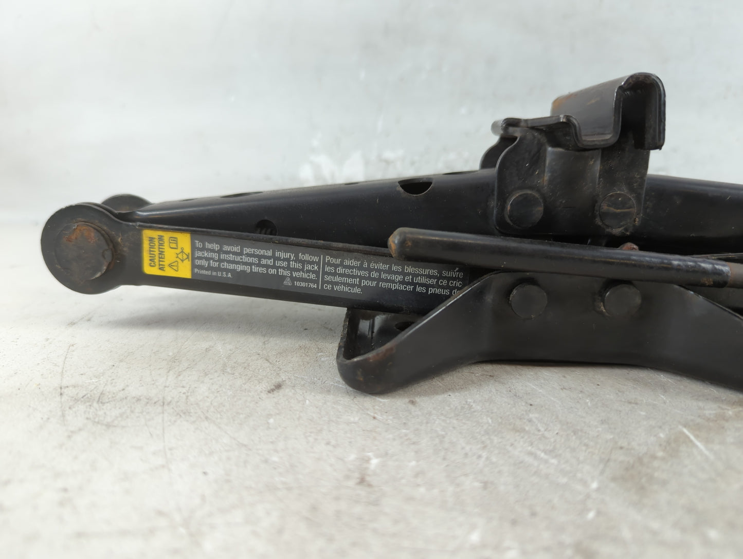 2003 Chevrolet Malibu Spare Scissor Car Jack - Oemusedautoparts1.com