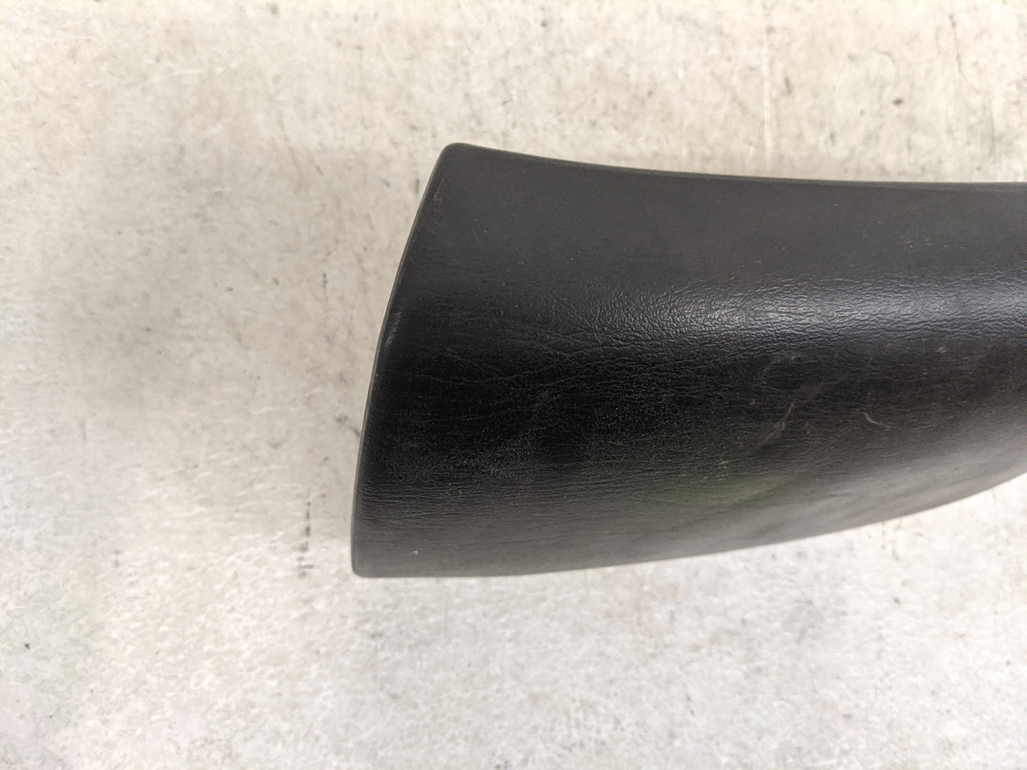 2000-2005 Chevrolet Monte Carlo Center Console Armrest Cover Lid Fits Fits 2000 2001 2002 2003 2004 2005 OEM Used Auto Parts