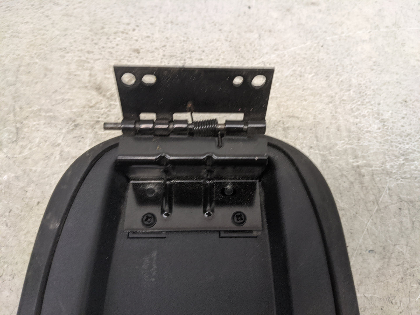 2000-2005 Chevrolet Monte Carlo Center Console Armrest Cover Lid Fits Fits 2000 2001 2002 2003 2004 2005 OEM Used Auto Parts
