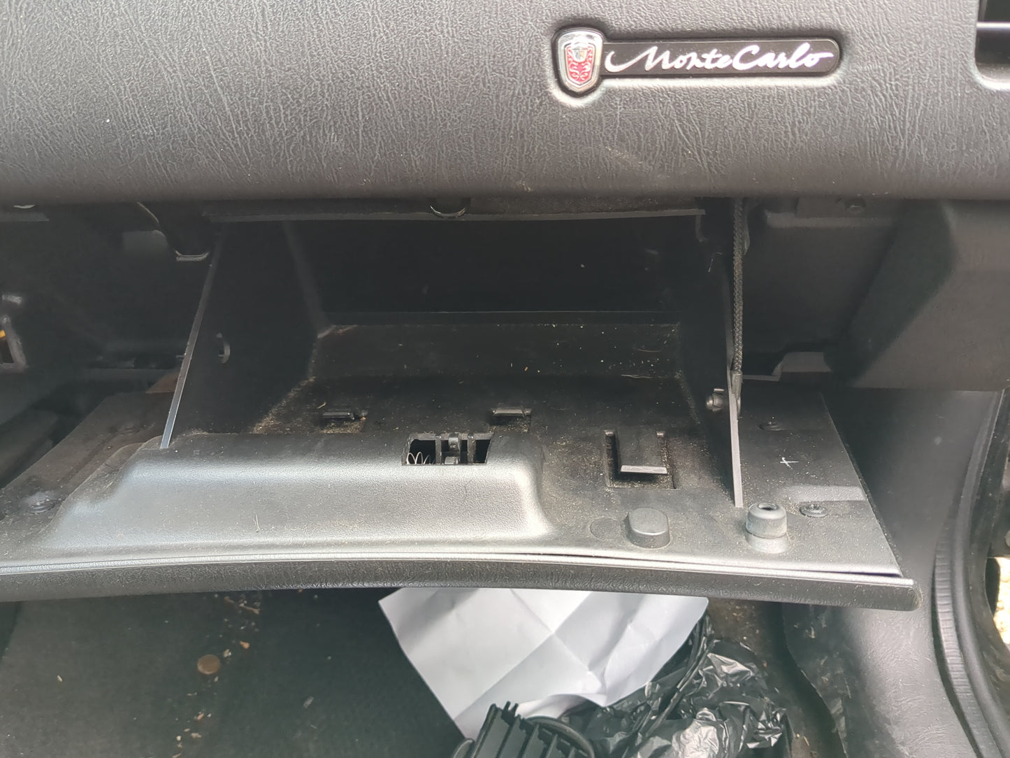 2003 Chevrolet Monte Carlo Passenger Glove Box Door Storage Compartment - Oemusedautoparts1.com