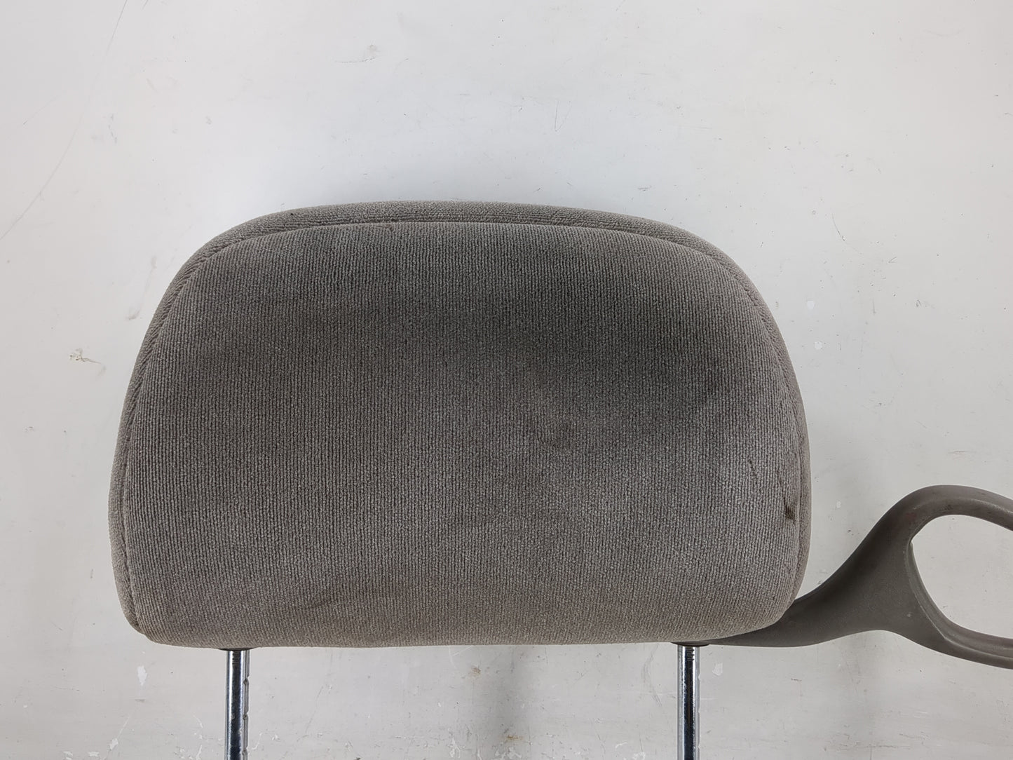 2003 Chevrolet Monte Carlo Headrest Head Rest Front Driver Passenger Seat Fits OEM Used Auto Parts - Oemusedautoparts1.com