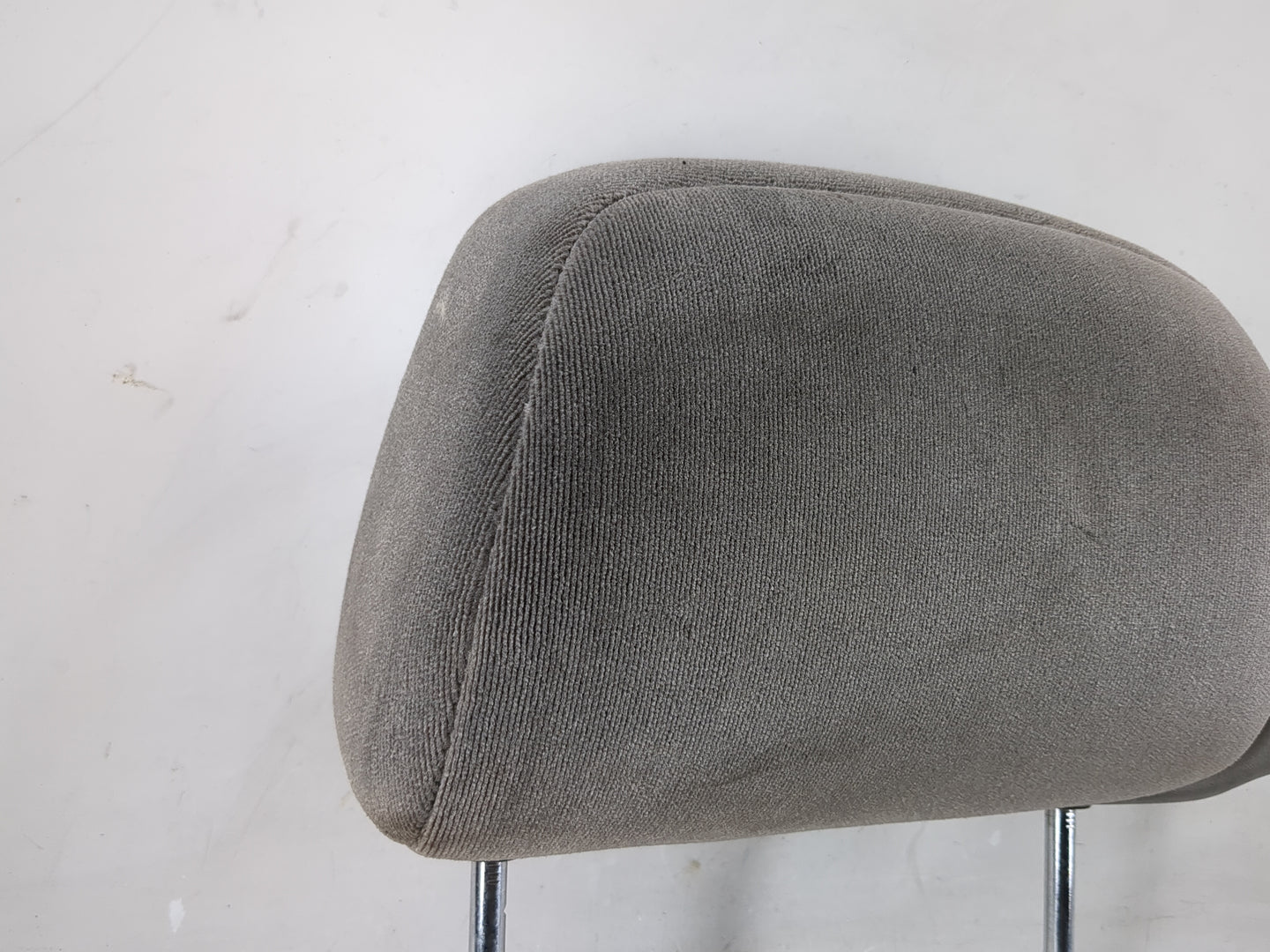 2003 Chevrolet Monte Carlo Headrest Head Rest Front Driver Passenger Seat Fits OEM Used Auto Parts - Oemusedautoparts1.com
