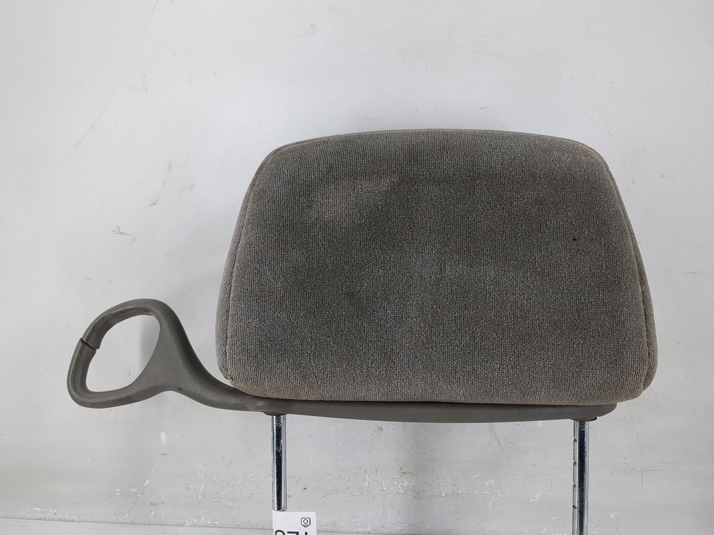 2003 Chevrolet Monte Carlo Headrest Head Rest Front Driver Passenger Seat Fits OEM Used Auto Parts - Oemusedautoparts1.com